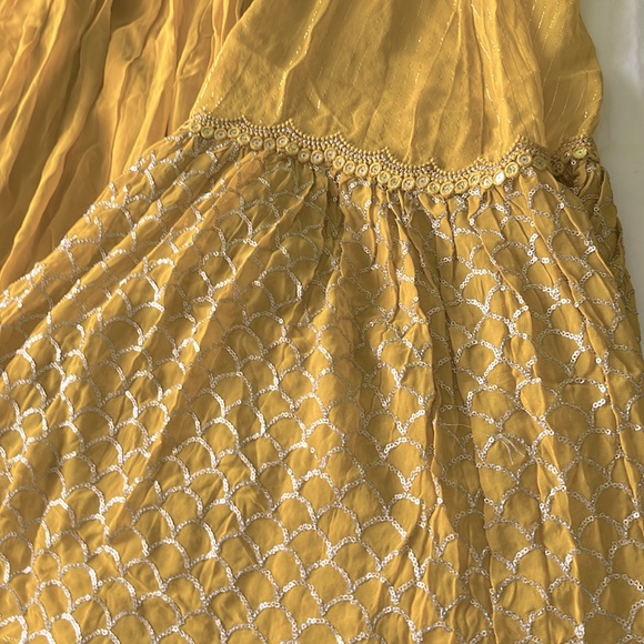 Embroidered small Indo-western palazzo dress 3-piece set yellow - Picture 2 of 6